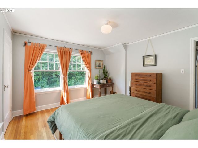 2939 Nw CORNELL Rd, Portland, OR 97210