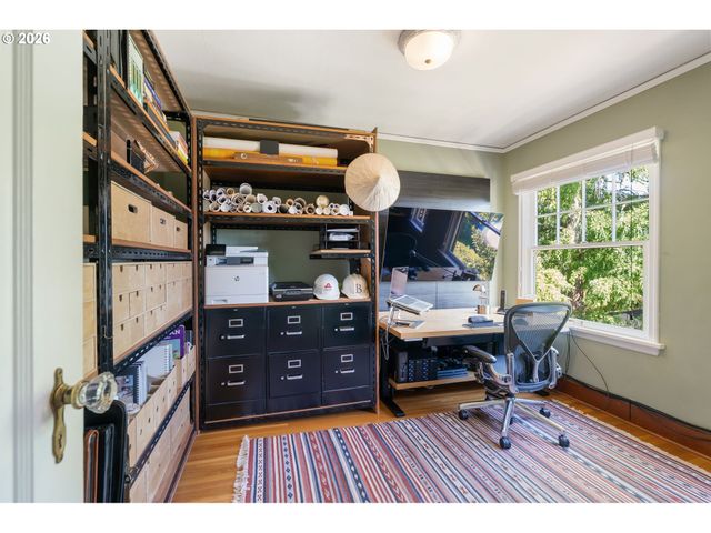 2939 Nw CORNELL Rd, Portland, OR 97210