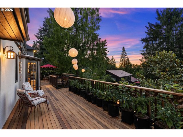 2939 Nw CORNELL Rd, Portland, OR 97210