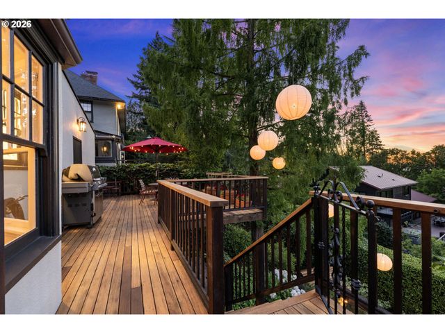 2939 Nw CORNELL Rd, Portland, OR 97210