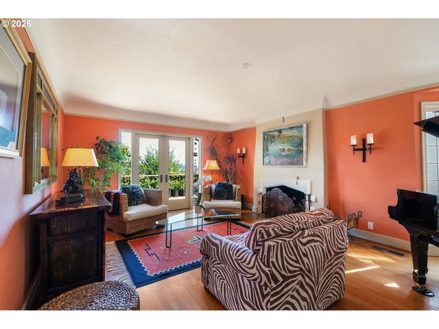 2939 Nw CORNELL Rd, Portland, OR 97210