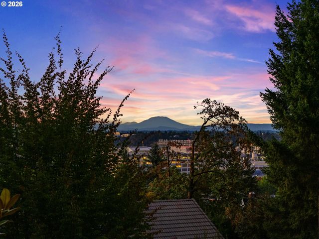 2939 Nw CORNELL Rd, Portland, OR 97210