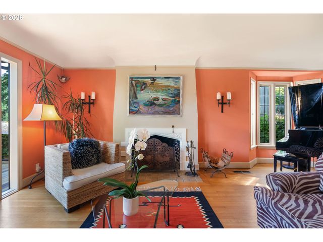 2939 Nw CORNELL Rd, Portland, OR 97210