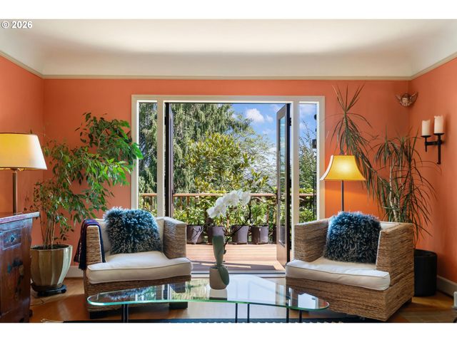 2939 Nw CORNELL Rd, Portland, OR 97210