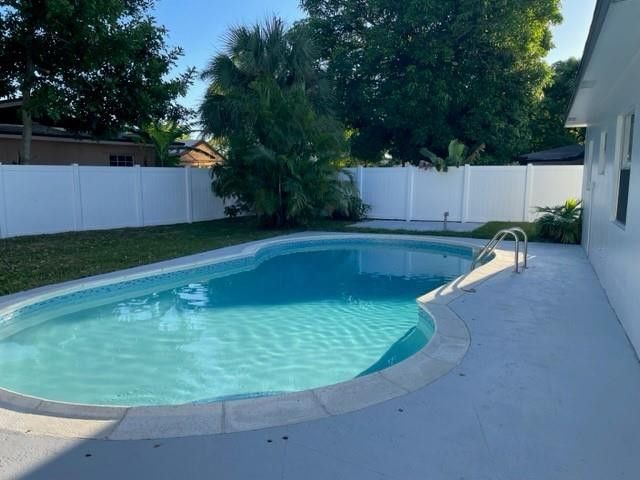 6623 Inwood, North Lauderdale, FL 33068