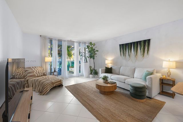 2301 Collins Ave 519, Miami Beach, FL 33139