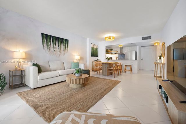 2301 Collins Ave 519, Miami Beach, FL 33139