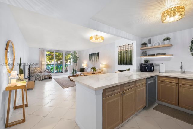 2301 Collins Ave 519, Miami Beach, FL 33139