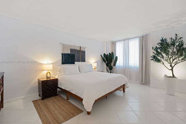 2301 Collins Ave 519, Miami Beach, FL 33139