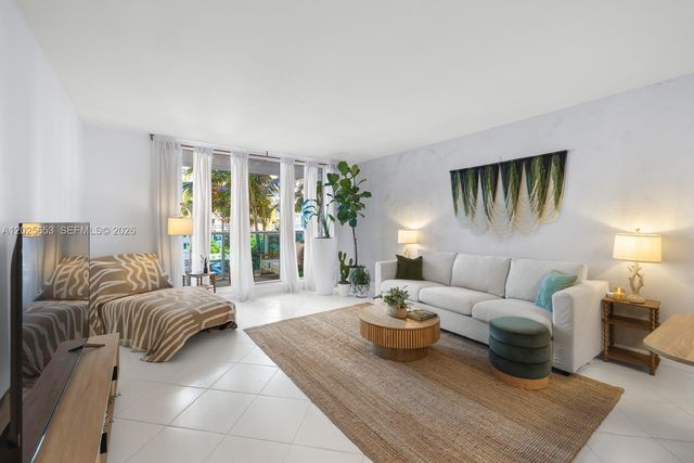 2301 Collins Ave 519, Miami Beach, FL 33139