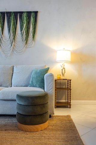 2301 Collins Ave 519, Miami Beach, FL 33139