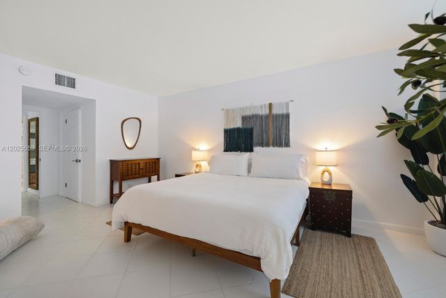 2301 Collins Ave 519, Miami Beach, FL 33139