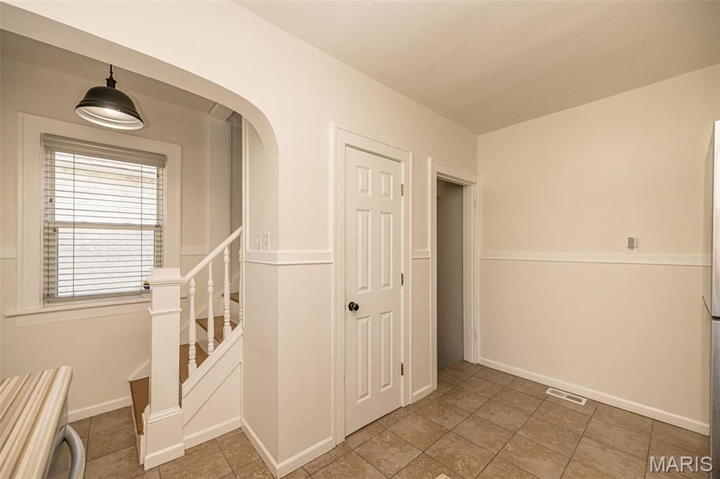 Image 25 of property listing at 609 S Fillmore Avenue, Kirkwood, MO 63122