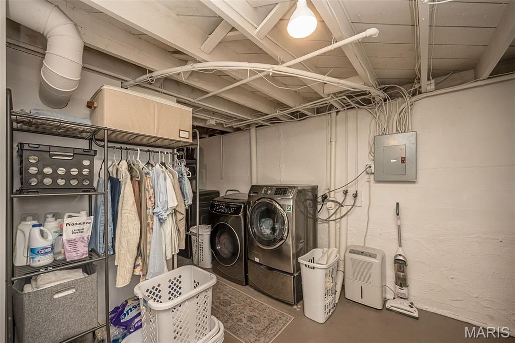 Image 33 of property listing at 609 S Fillmore Avenue, Kirkwood, MO 63122