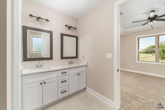 215 Farmland Circle, Perry, GA 31069