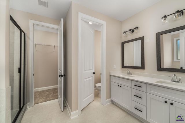 215 Farmland Circle, Perry, GA 31069