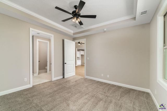 215 Farmland Circle, Perry, GA 31069