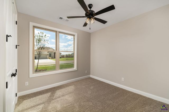 215 Farmland Circle, Perry, GA 31069