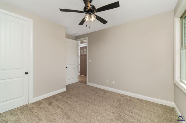 215 Farmland Circle, Perry, GA 31069
