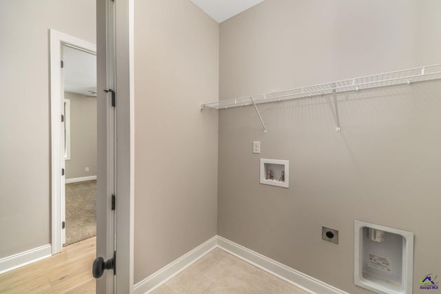 215 Farmland Circle, Perry, GA 31069