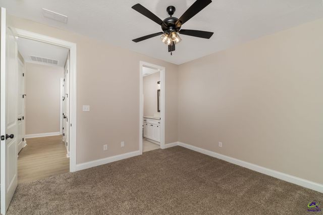 215 Farmland Circle, Perry, GA 31069
