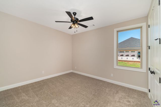 215 Farmland Circle, Perry, GA 31069
