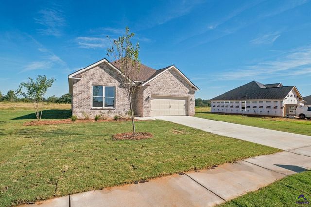 215 Farmland Circle, Perry, GA 31069