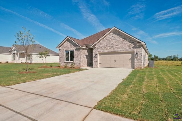 215 Farmland Circle, Perry, GA 31069