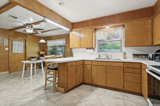 363 E Rampart, San Antonio, TX 78216