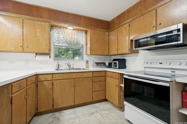 363 E Rampart, San Antonio, TX 78216