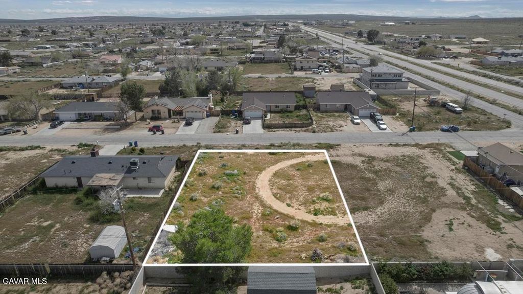 Fernwood Ave Near Neuralia Rd, California City, CA 93505