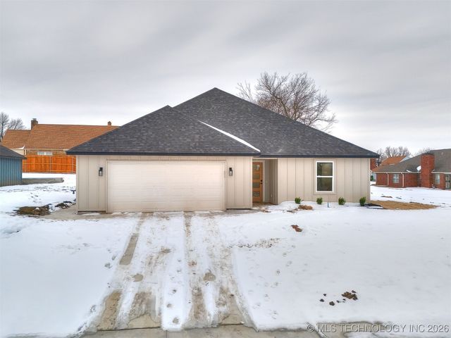 726 E 38th Street N, Tulsa, OK 74106