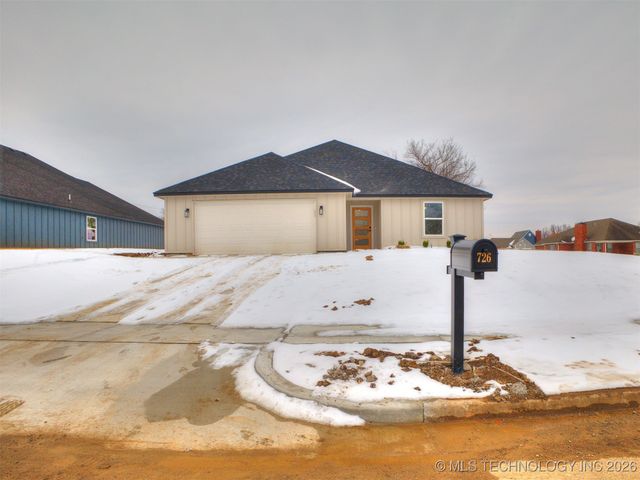 726 E 38th Street N, Tulsa, OK 74106