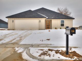 726 E 38th Street N, Tulsa, OK 74106