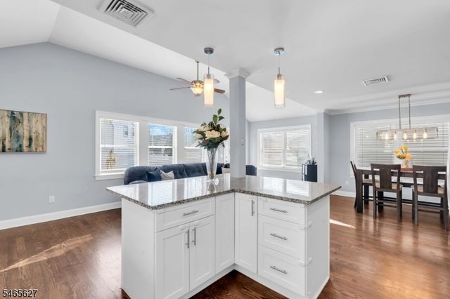 42 Deerfield Rd, Parsippany-troy Hills Twp., NJ 07054