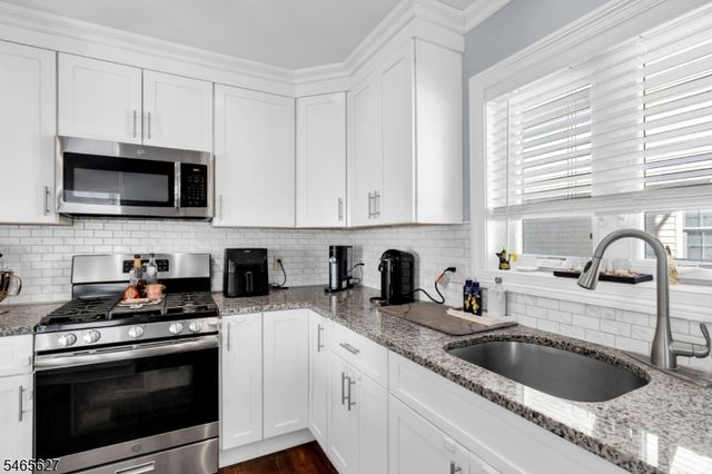 42 Deerfield Rd, Parsippany-troy Hills Twp., NJ 07054