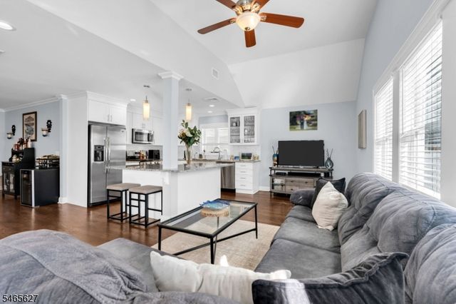 42 Deerfield Rd, Parsippany-troy Hills Twp., NJ 07054