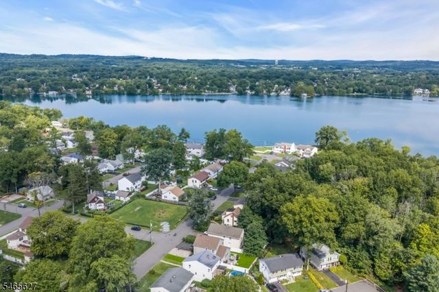 42 Deerfield Rd, Parsippany-troy Hills Twp., NJ 07054