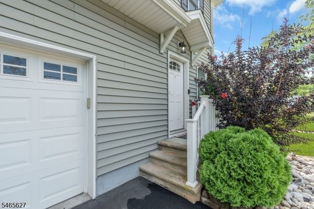 42 Deerfield Rd, Parsippany-troy Hills Twp., NJ 07054