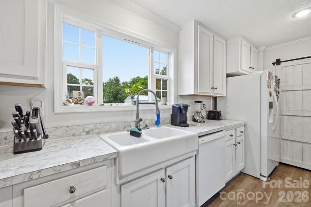 417 Glover Street, Hendersonville, NC 28792