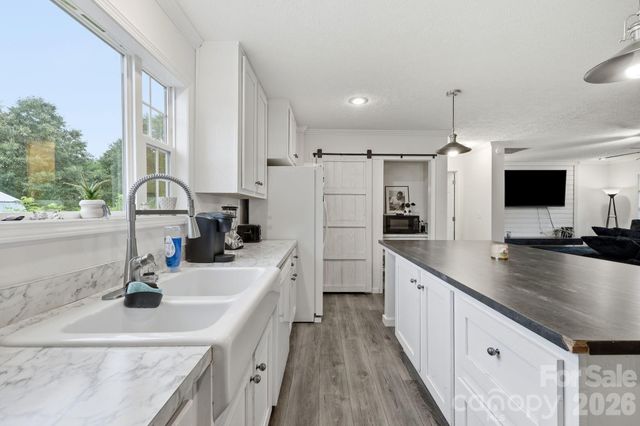 417 Glover Street, Hendersonville, NC 28792