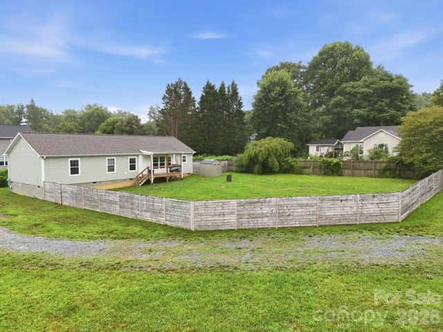 417 Glover Street, Hendersonville, NC 28792