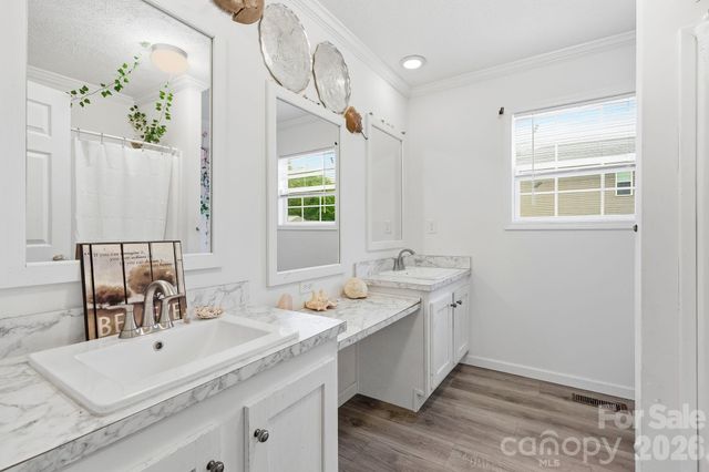 417 Glover Street, Hendersonville, NC 28792