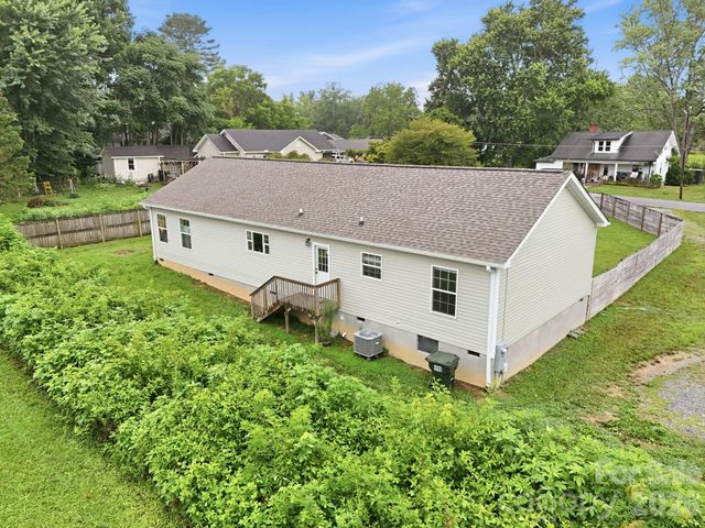 417 Glover Street, Hendersonville, NC 28792