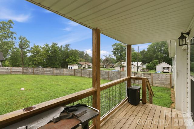 417 Glover Street, Hendersonville, NC 28792