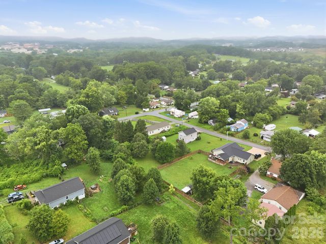 417 Glover Street, Hendersonville, NC 28792