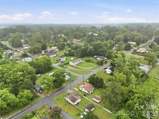 417 Glover Street, Hendersonville, NC 28792