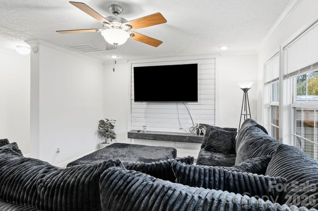 417 Glover Street, Hendersonville, NC 28792