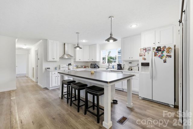 417 Glover Street, Hendersonville, NC 28792