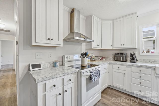 417 Glover Street, Hendersonville, NC 28792